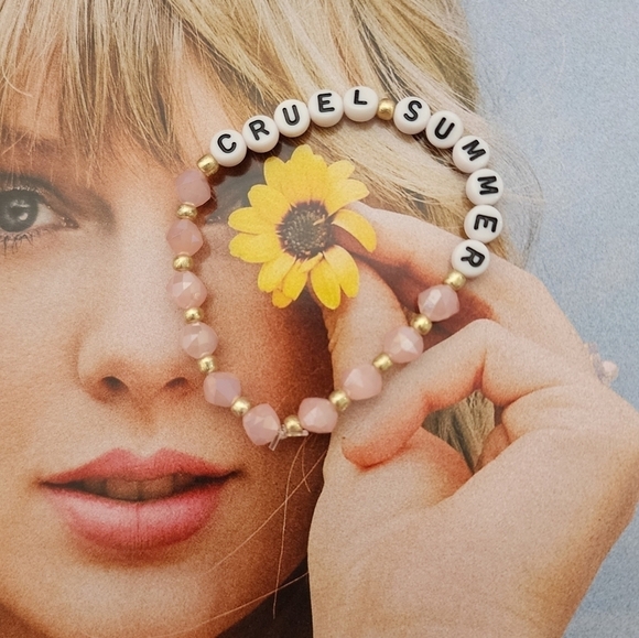 Taylor Swift Lover Inspired Friendship Bracelets Set Of 5 - Picture 3 of 9